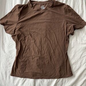 SKIMS Chocolate Brown Short Sleeve Tee